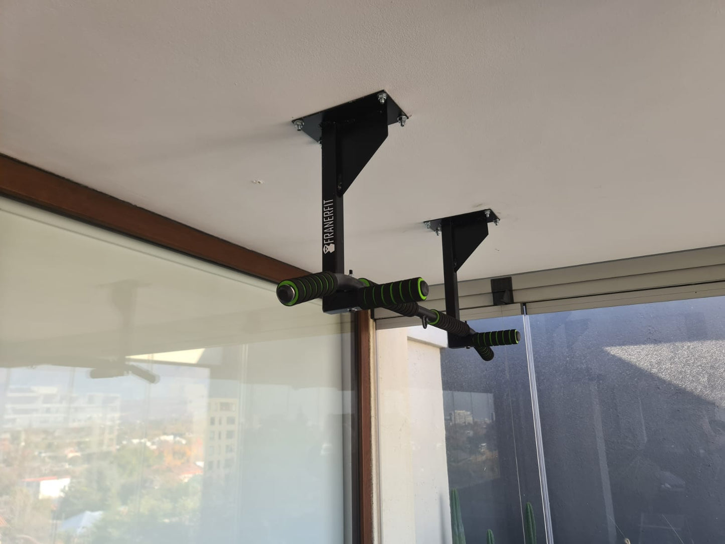 Barra de Dominadas de Techo | Gimnasio en Casa para Dominadas, TRX y Saco de Boxeo